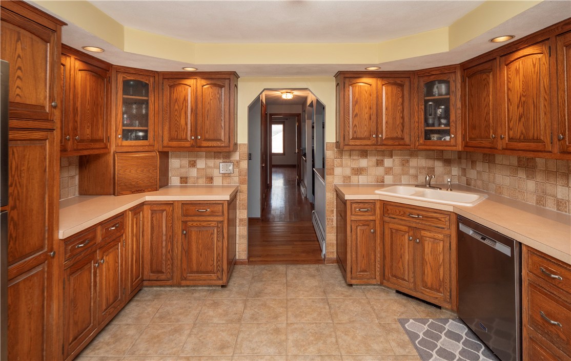 140 Joe Sweet Road Glocester, RI 02814 - Photo 18 of 48