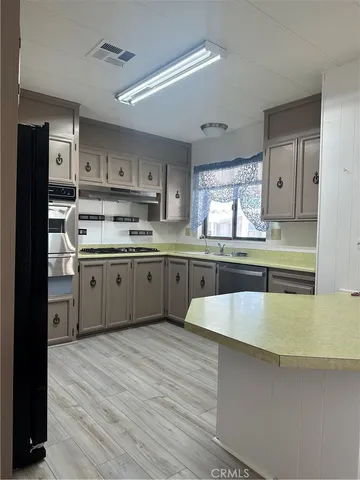 $97,000 | 881 North Lake Street, Unit 301, Hemet, CA 92544