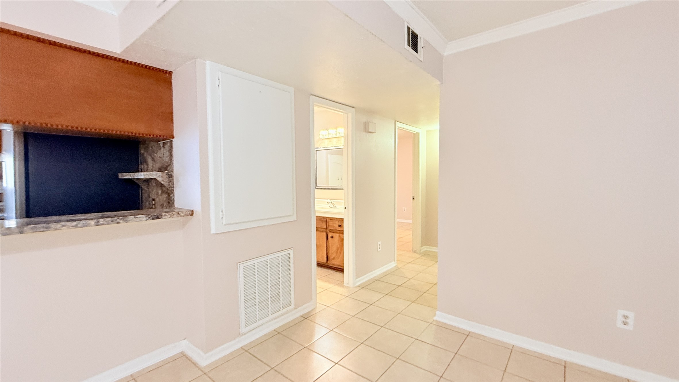 208 Laurie Lane Willis, TX 77378 - Photo 10 of 35