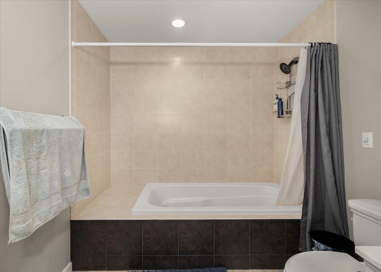 215-217 North Best Road Spokane Valley, WA 99216 - Photo 35 of 48 Gallery Image 35