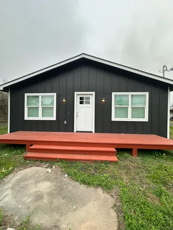 $2,050 | 8223 Wallis Street, Fulshear, TX 77441