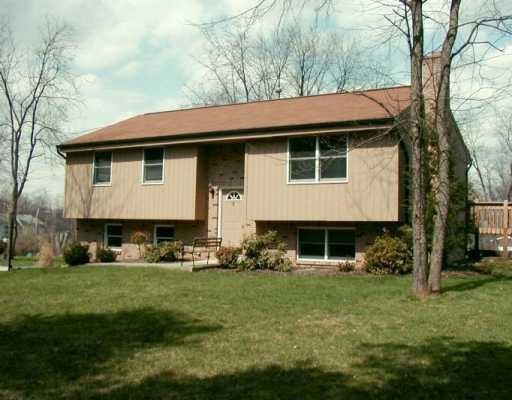 2504 Laurel Road Gibsonia, PA 15044 - Photo 1 of 7 Exterior Front.