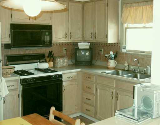 2504 Laurel Road Gibsonia, PA 15044 - Photo 6 of 7 Kitchen.