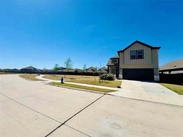 $379,000 | 589 Woodland Avenue, Lavon, TX 75166