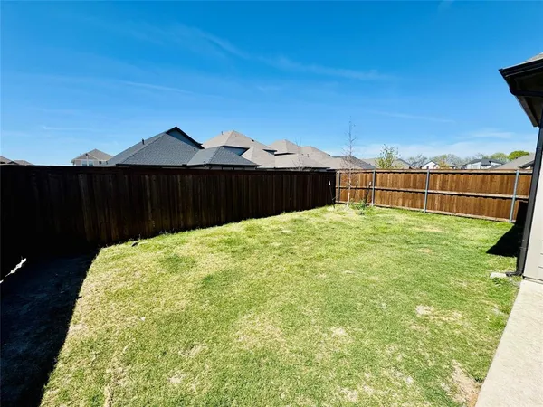 $379,000 | 589 Woodland Avenue, Lavon, TX 75166