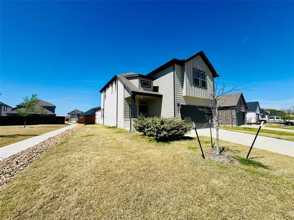 $379,000 | 589 Woodland Avenue, Lavon, TX 75166