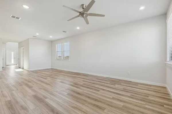 $379,000 | 589 Woodland Avenue, Lavon, TX 75166