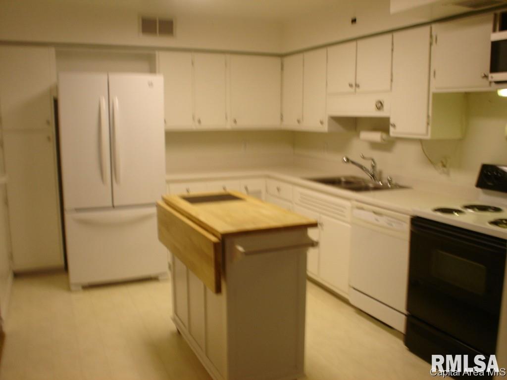 2408 South Walnut Street Springfield, IL 62704 - Photo 3 of 22