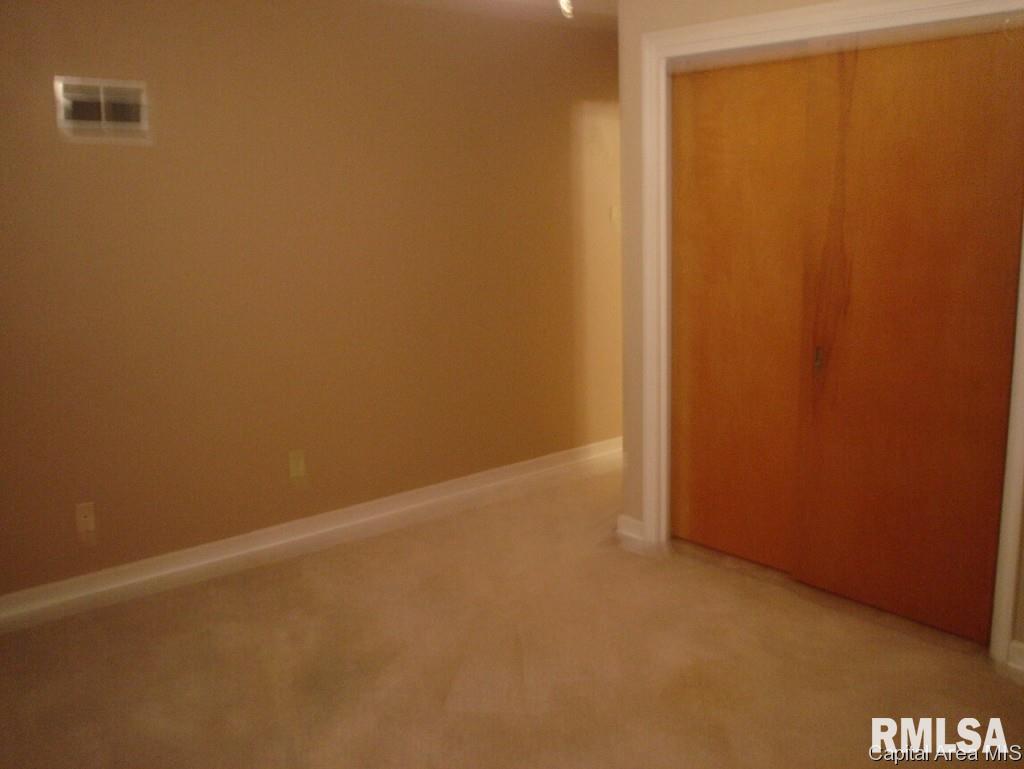 2408 South Walnut Street Springfield, IL 62704 - Photo 6 of 22