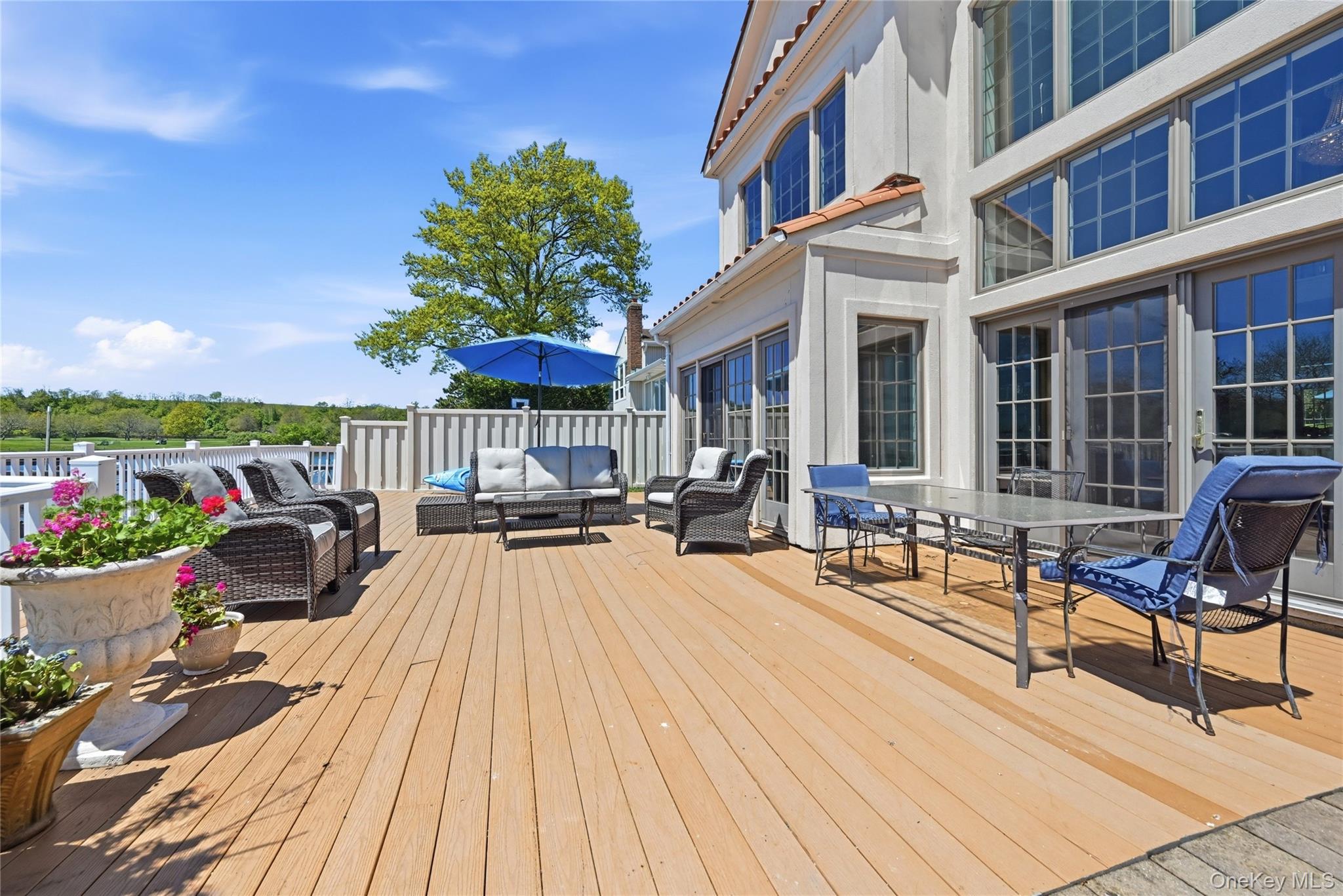 2890 Clubhouse Road Merrick, NY 11566 - Photo 27 of 32