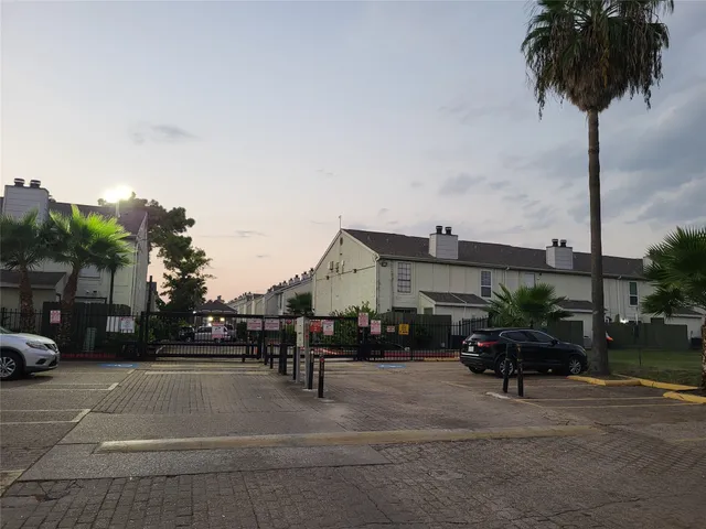 $1,350 | 8641 Victorian Village Drive, Unit 8641, Houston, TX 77071