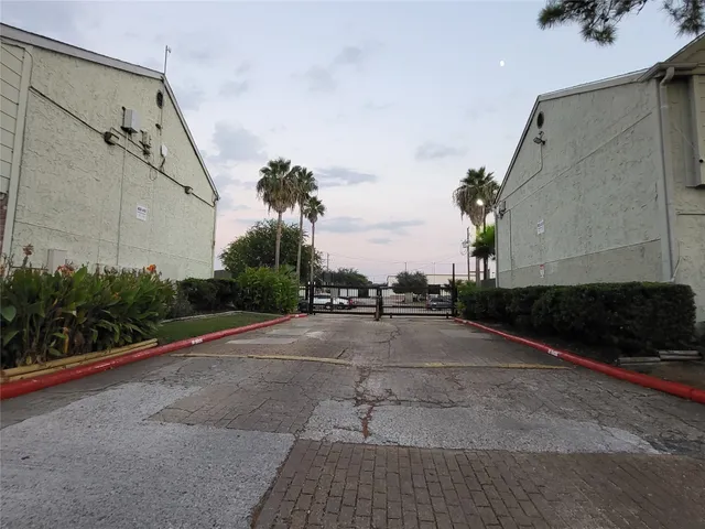 $1,350 | 8641 Victorian Village Drive, Unit 8641, Houston, TX 77071