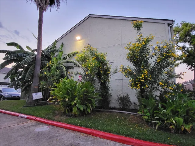 $1,350 | 8641 Victorian Village Drive, Unit 8641, Houston, TX 77071