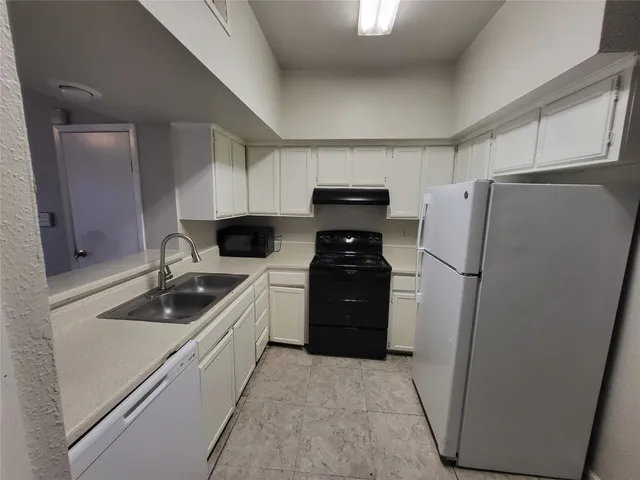 $1,350 | 8641 Victorian Village Drive, Unit 8641, Houston, TX 77071