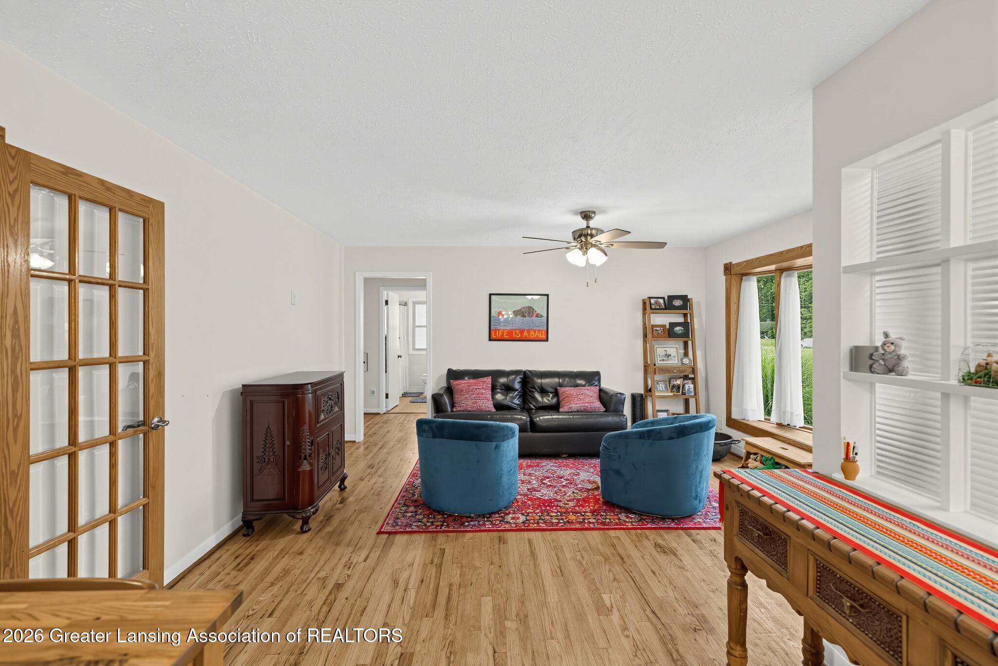 2224 Pembroke Road Lansing, MI 48906 - Photo 8 of 30 Living Room