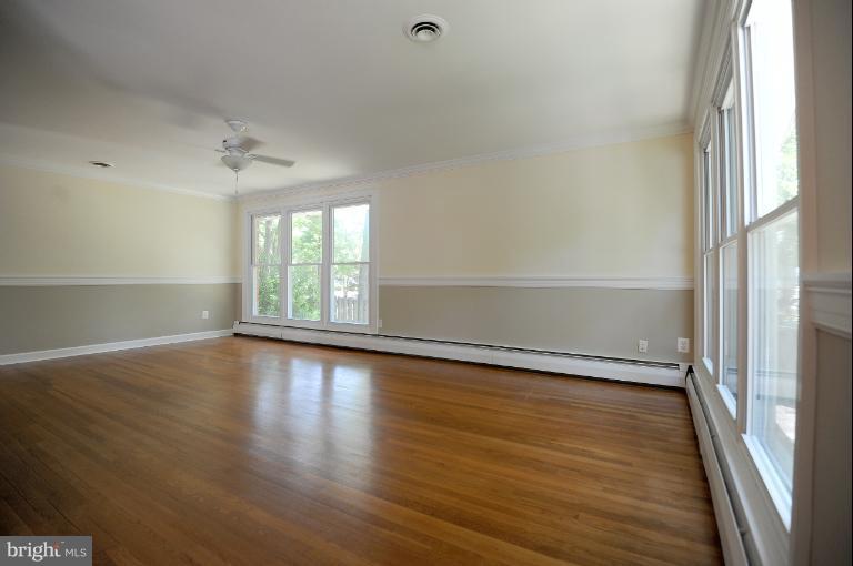 4311 Ferry Landing Road Alexandria, VA 22309 - Photo 17 of 23 Living Room