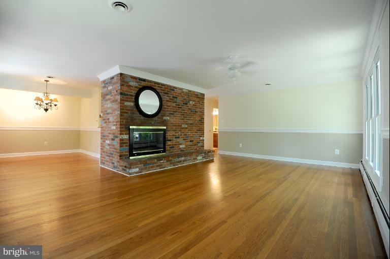 4311 Ferry Landing Road Alexandria, VA 22309 - Photo 10 of 23 Living Room