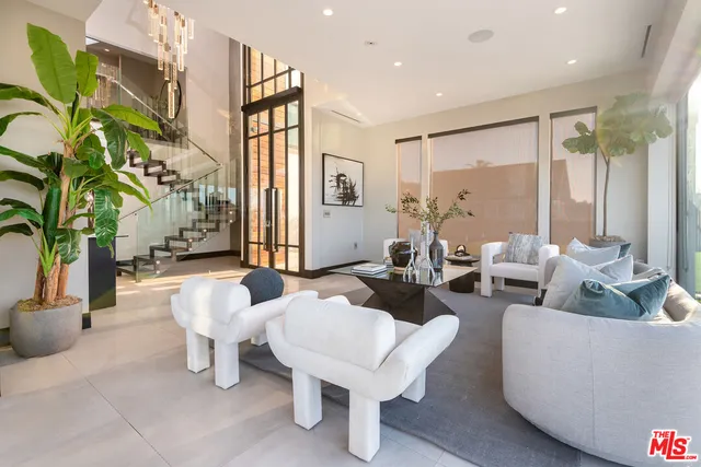 $27,500 | 4338 Gayle Drive, Tarzana, CA 91356