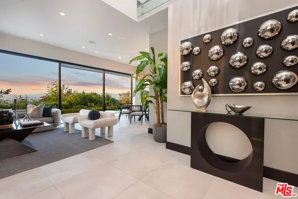 $24,900 | 4338 Gayle Drive, Tarzana, CA 91356