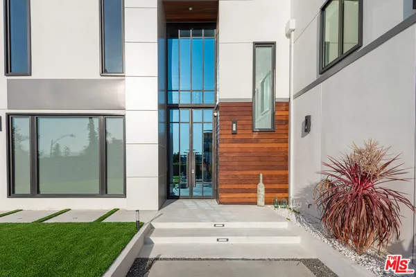 $24,900 | 4338 Gayle Drive, Tarzana, CA 91356