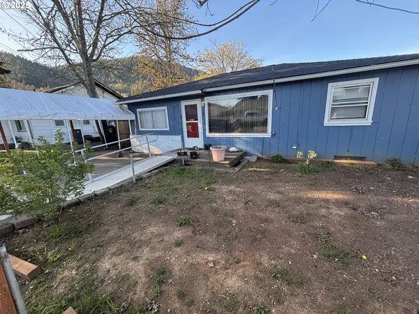 $230,000 | 769 Northeast Christian Street, Myrtle Creek, OR 97457