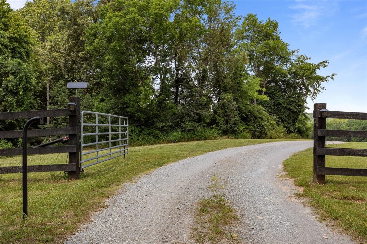 4251 Spring Valley Road Cumberland City, TN 37050 - Photo 2 of 67