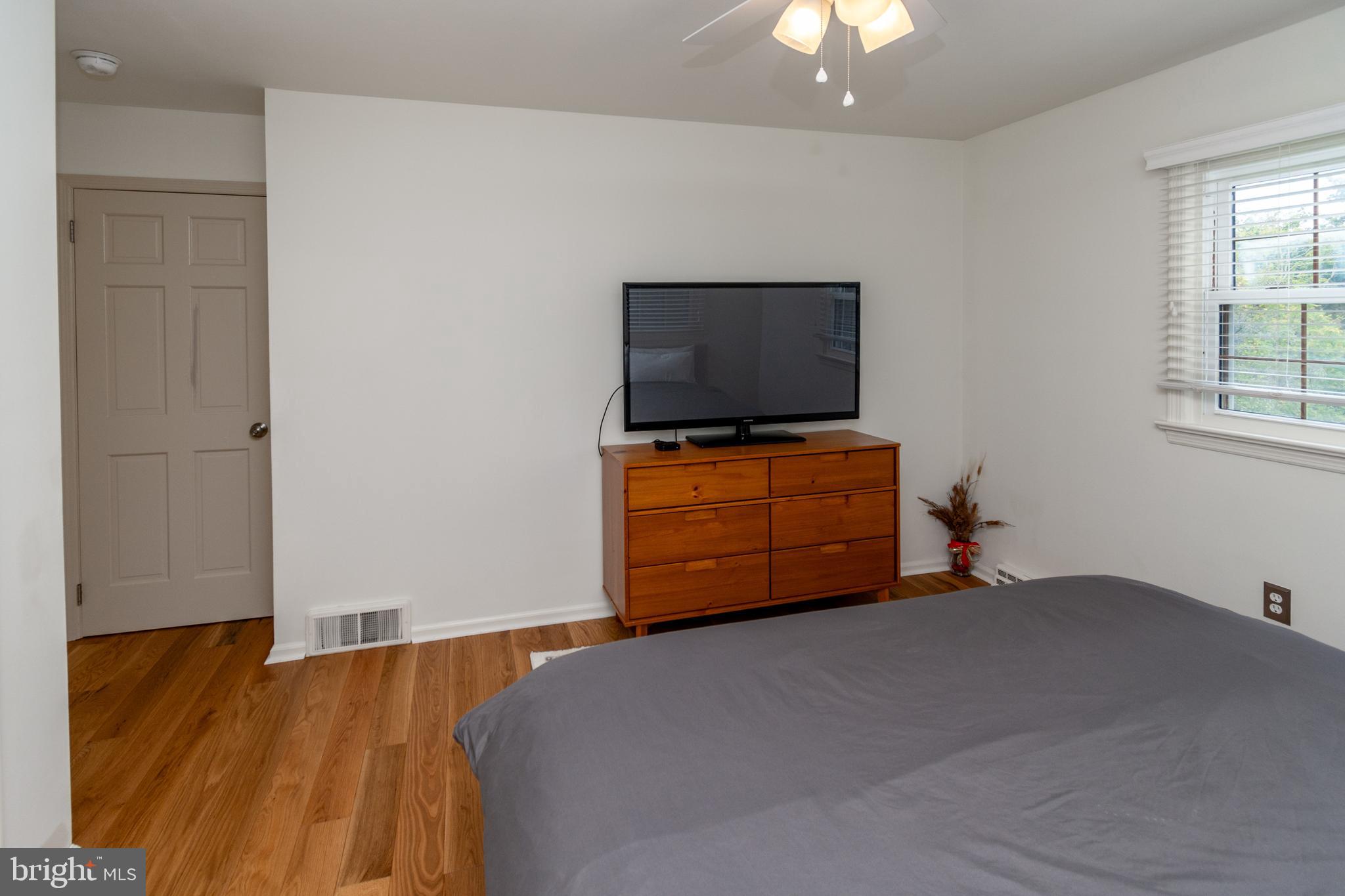 230 Jacobs Creek Road Titusville, NJ 08560 - Photo 34 of 47 a living room with furniture and flat screen tv