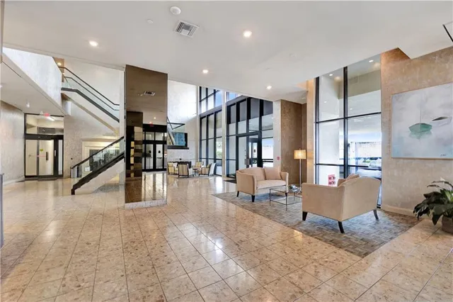 $874,000 | 300 Lake Marina Avenue, Unit 14DBW, New Orleans, LA 70124