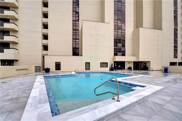 $874,000 | 300 Lake Marina Avenue, Unit 14DBW, New Orleans, LA 70124