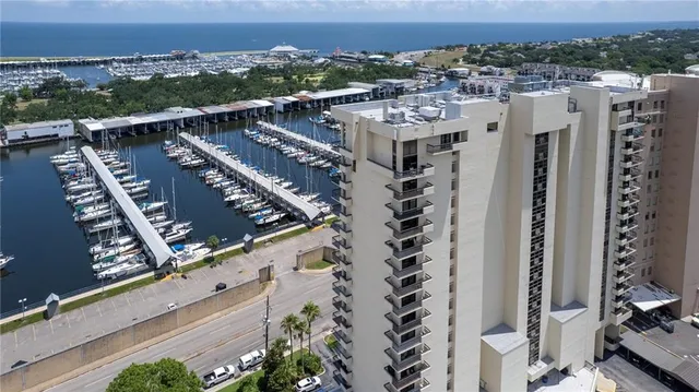 $874,000 | 300 Lake Marina Avenue, Unit 14DBW, New Orleans, LA 70124
