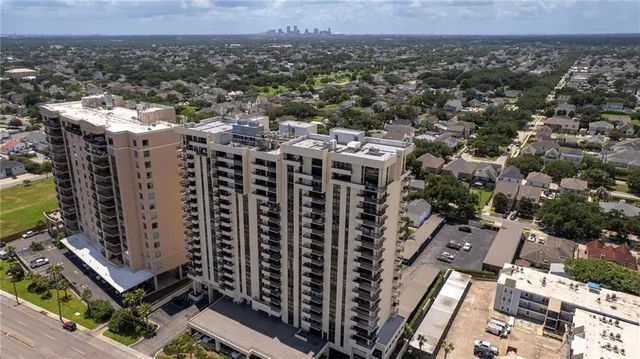 $874,000 | 300 Lake Marina Avenue, Unit 14DBW, New Orleans, LA 70124