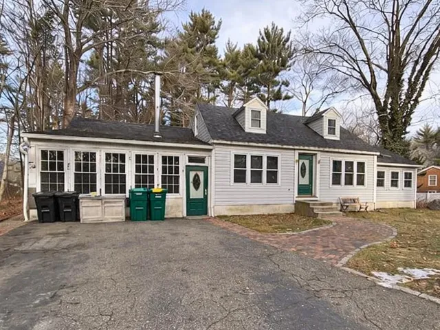 $424,900 | 38 Mill Road, North Hampton, NH 03862