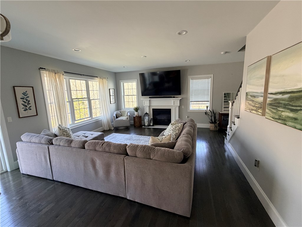93 Cedar Forest Road Smithfield, RI 02917 - Photo 11 of 35 Main living room