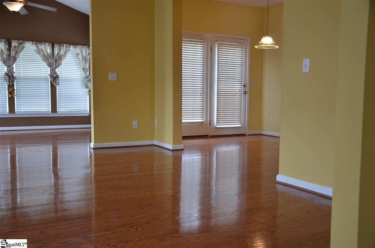 201 Highgate Circle Greer, SC 29650 - Photo 6 of 33 Gallery Image 6
