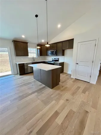 $312,900 | 801 Lakeway Drive, Labadie, MO 63055