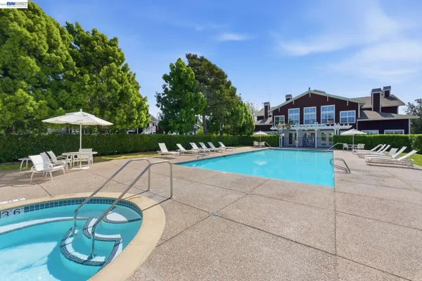 $319,000 | 22 Marina Lakes Drive, Richmond, CA 94804