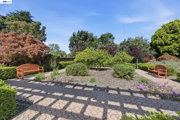 $319,000 | 22 Marina Lakes Drive, Richmond, CA 94804