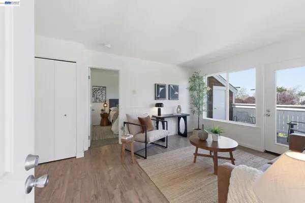 $319,000 | 22 Marina Lakes Drive, Richmond, CA 94804