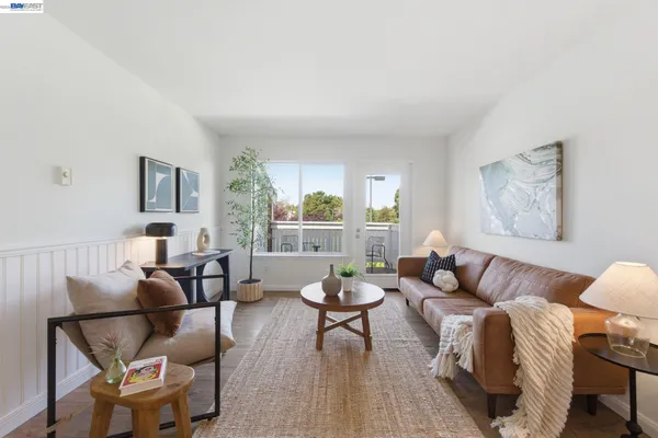 $319,000 | 22 Marina Lakes Drive, Richmond, CA 94804