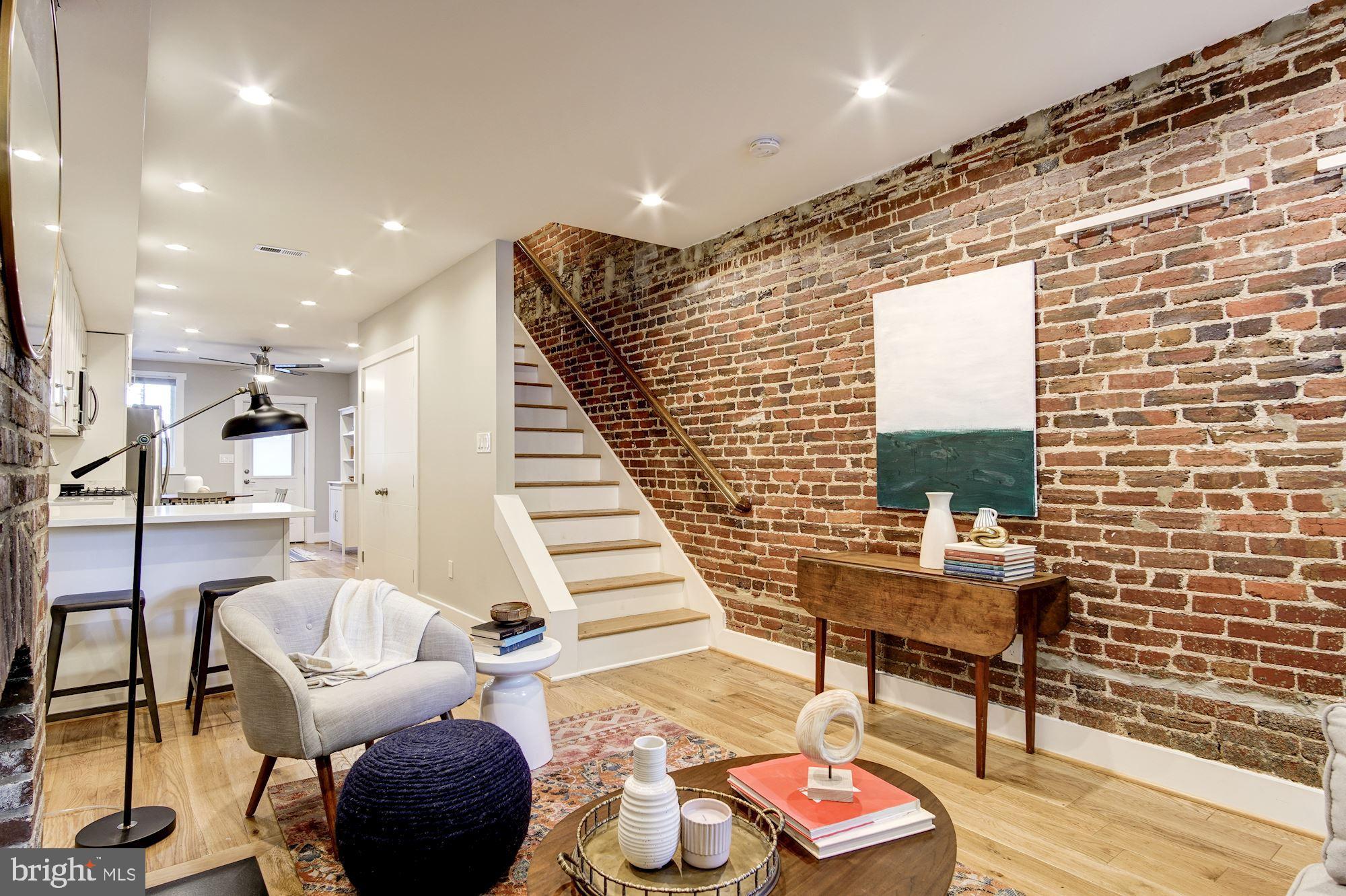 622 C Street Southeast Washington, DC 20003 - Photo 4 of 60