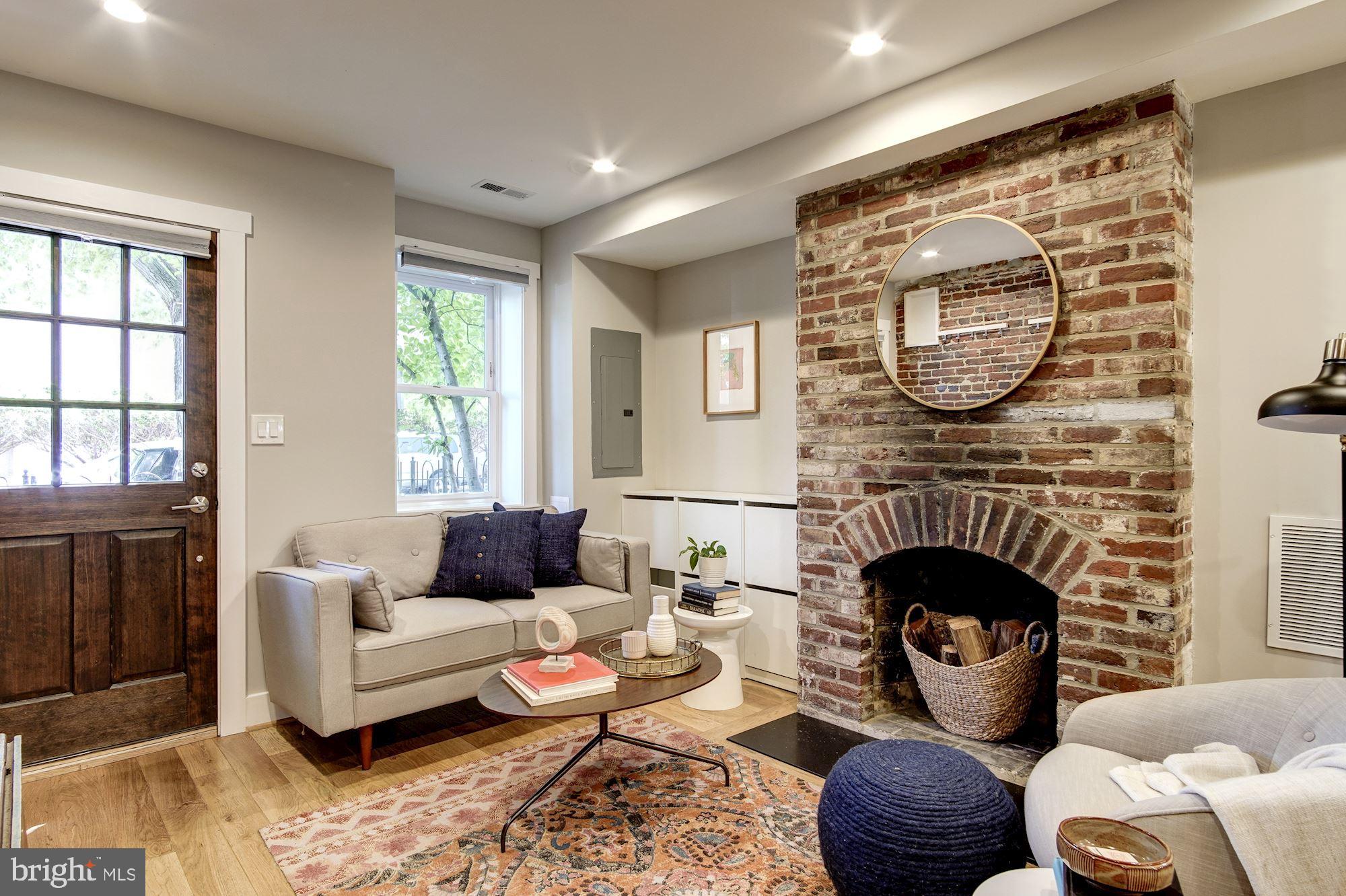 622 C Street Southeast Washington, DC 20003 - Photo 5 of 60