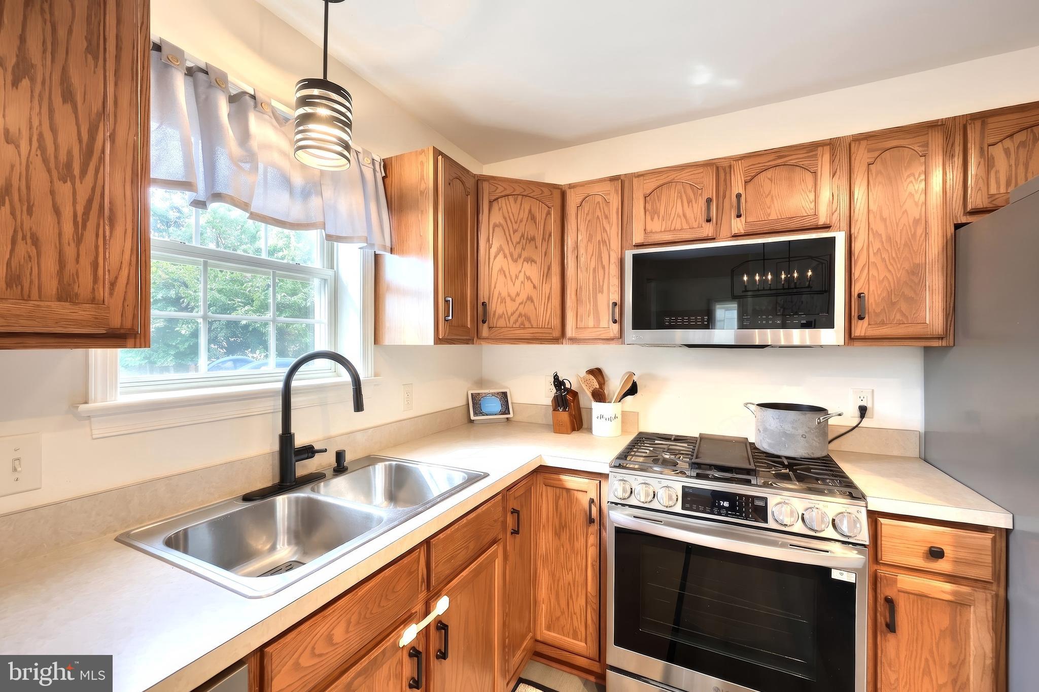 18 Ferndale Road Seven Valleys, PA 17360 - Photo 20 of 53 Brand New Appliances