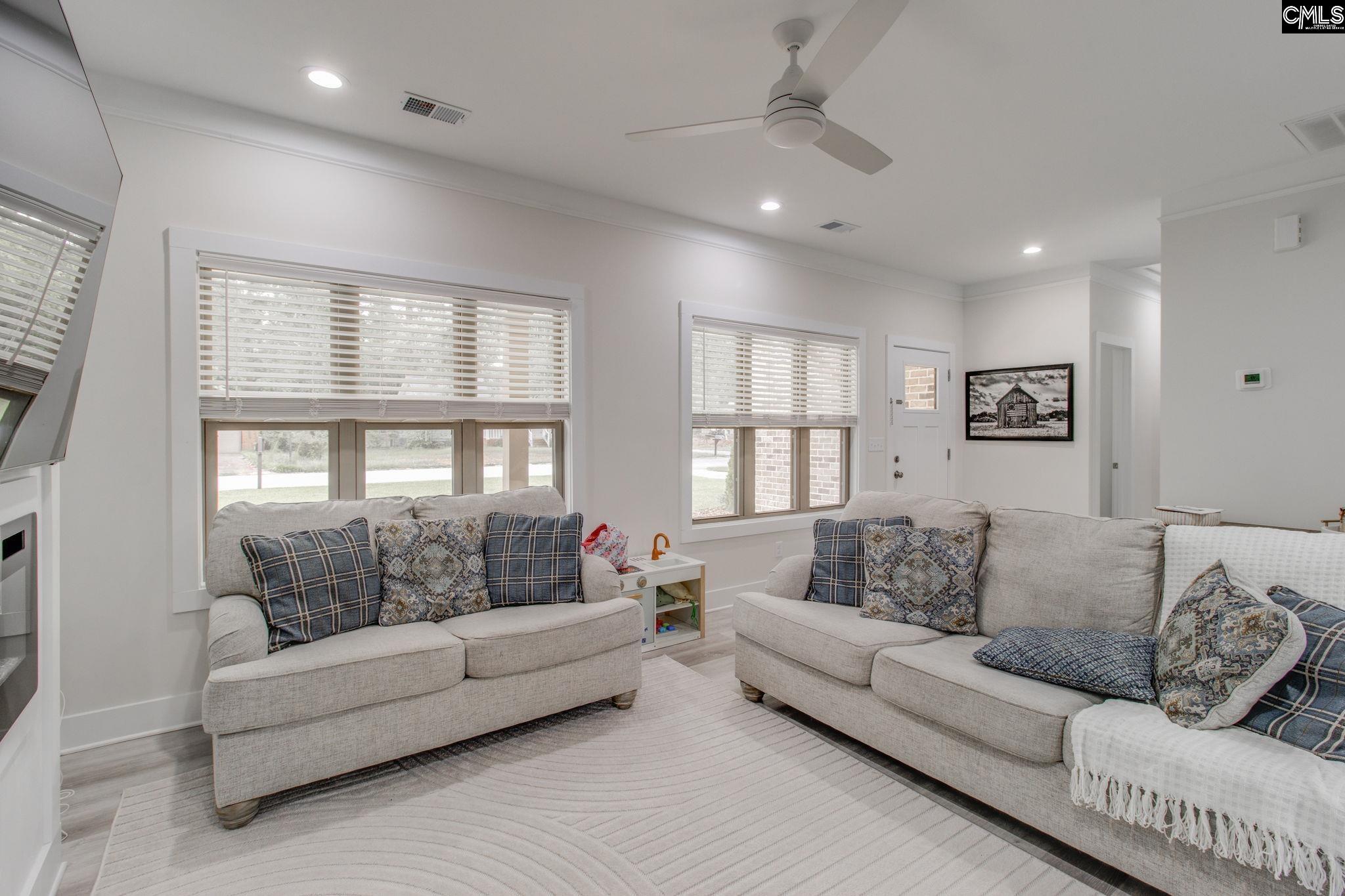 313 Rossclan Road West Columbia, SC 29172 - Photo 7 of 28 Gallery Image 7
