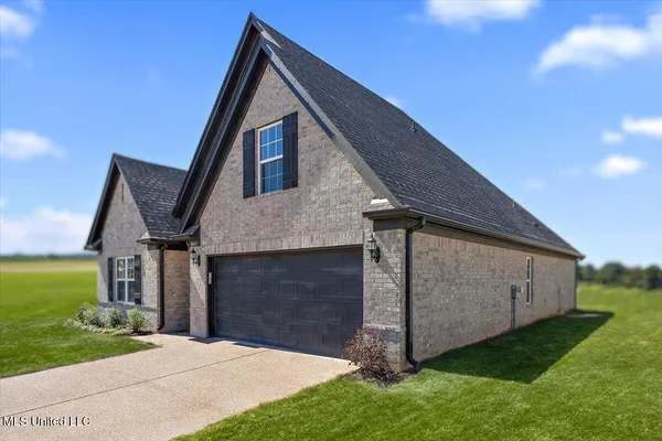 $341,900 | 13820 Wesley Banks Boulevard, Olive Branch, MS 38654