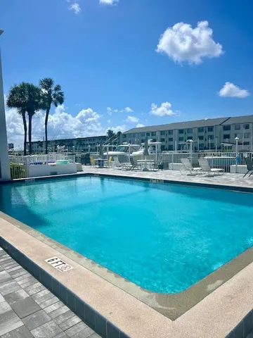 $1,800 | 108 Paradise Harbour Boulevard, Unit 209, North Palm Beach, FL 33408