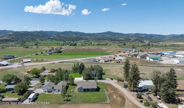 $595,000 | 650 Hemmert, Thayne, WY 83127