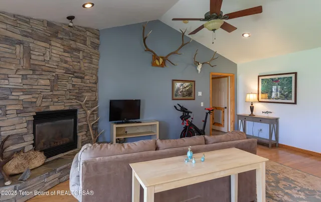 $595,000 | 650 Hemmert, Thayne, WY 83127