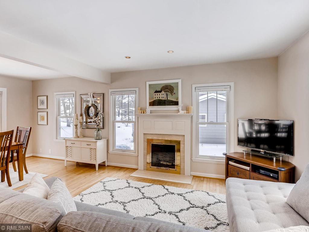 4271 Hodgson Road Shoreview, MN 55126 - Photo 3 of 27 Gallery Image 3