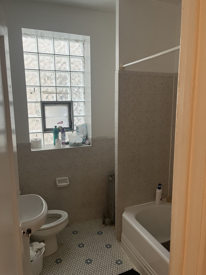 4842 North Drake Avenue Chicago, IL 60625 - Photo 3 of 12