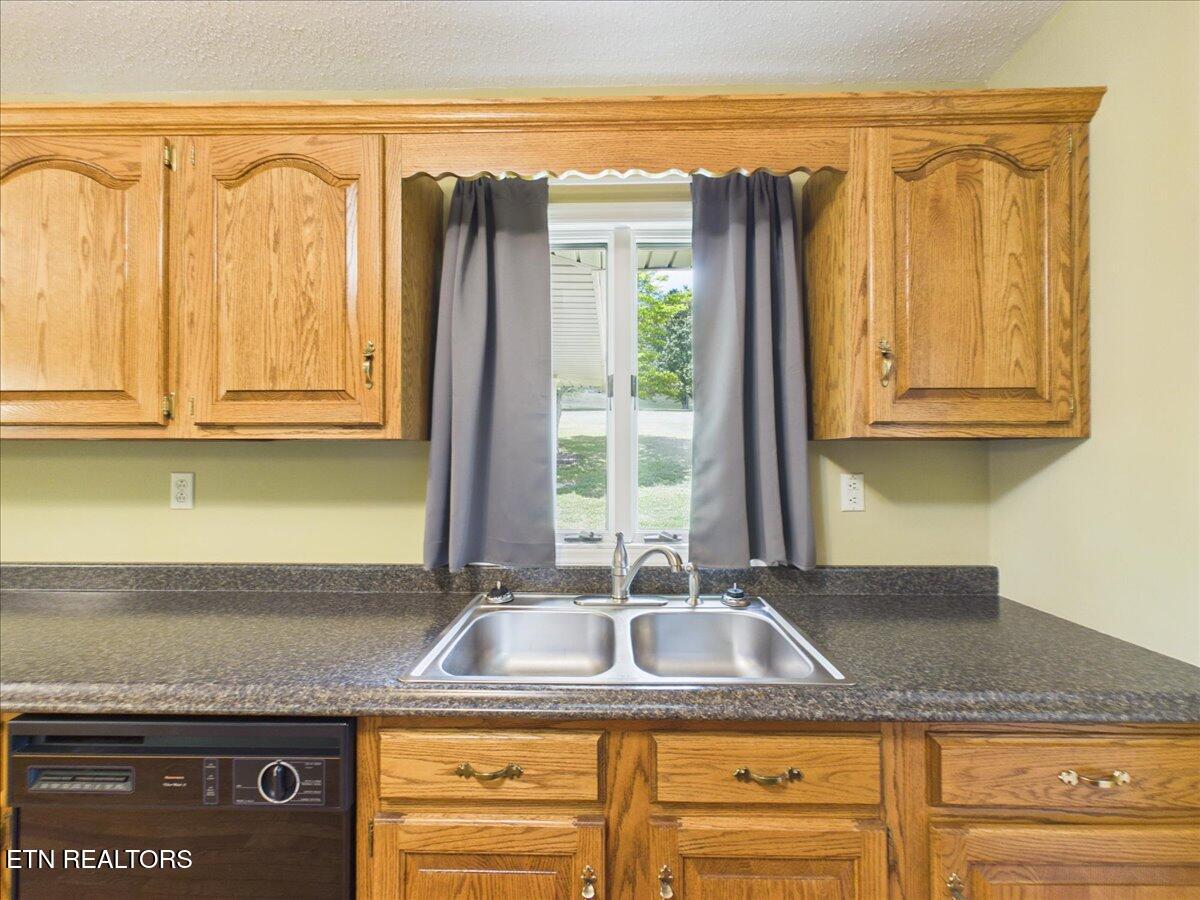 263 Browning Loop Pineville, KY 40977 - Photo 19 of 30 IMG_1354